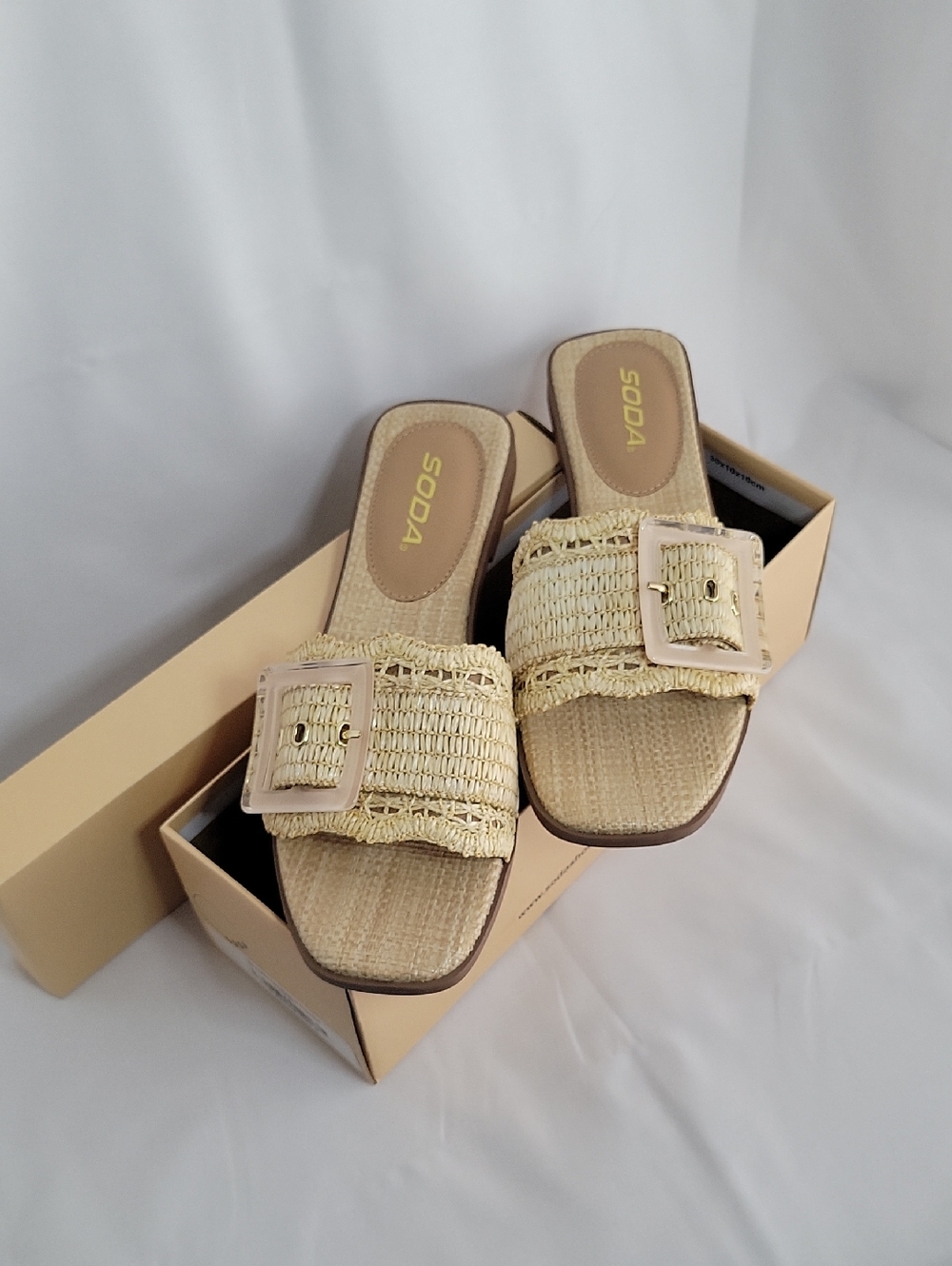 SodaShoes Buckle Up Natural Raffia Sandal Sz 9